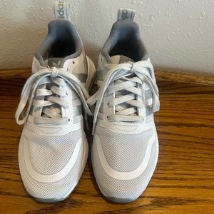 Youth Adidas tennis shoes size 4 1/2